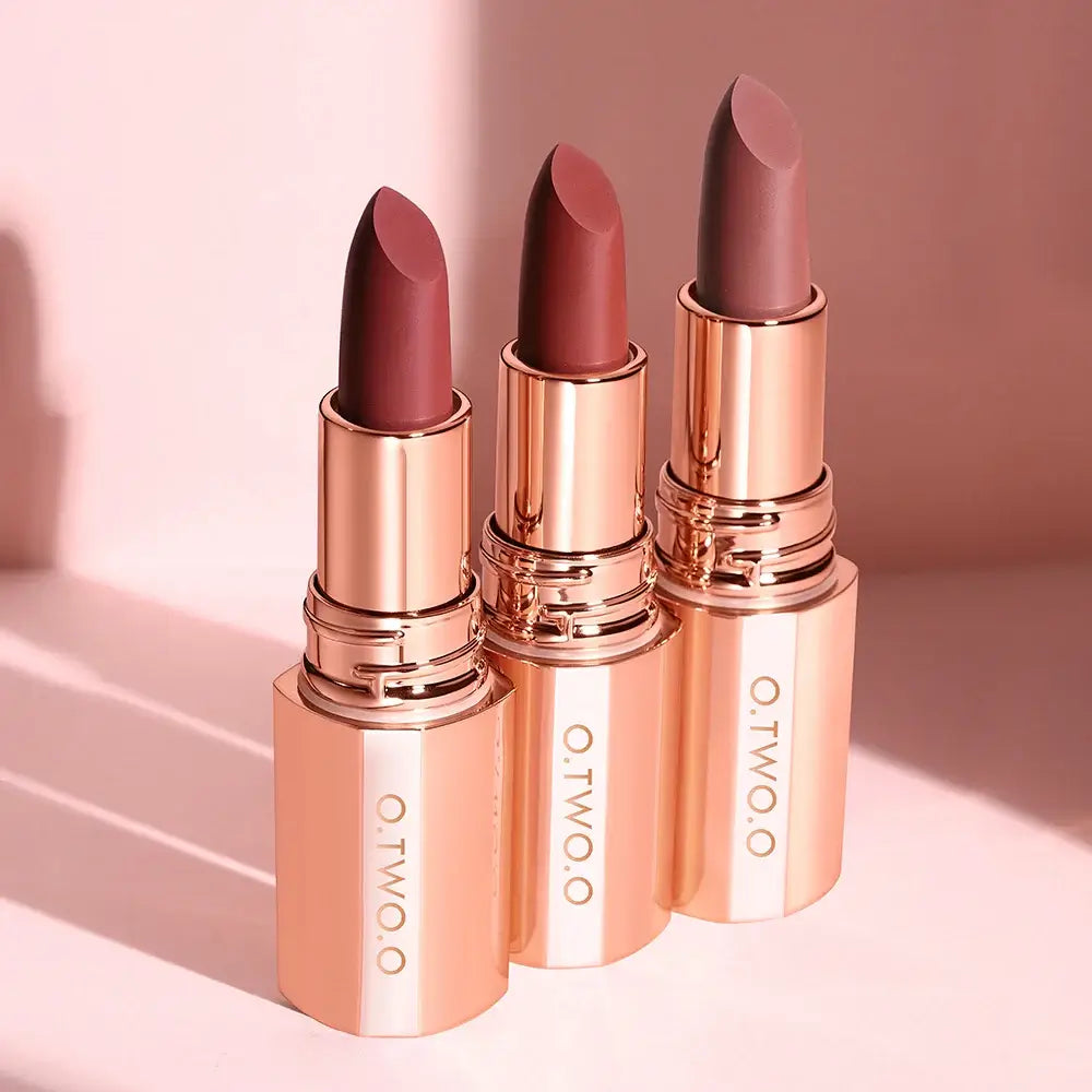 OTO COSMETICS MISTY KISS LOCK COLOUR MATTE LIPSTICK - ( Upto 90% Off )