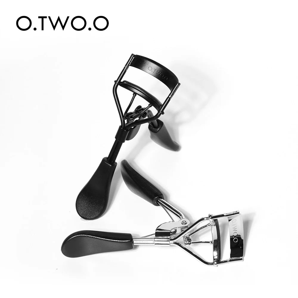 OTO COSMETICS NEW EYELASH CURLER IN BLACK - ( Upto 90% Off )